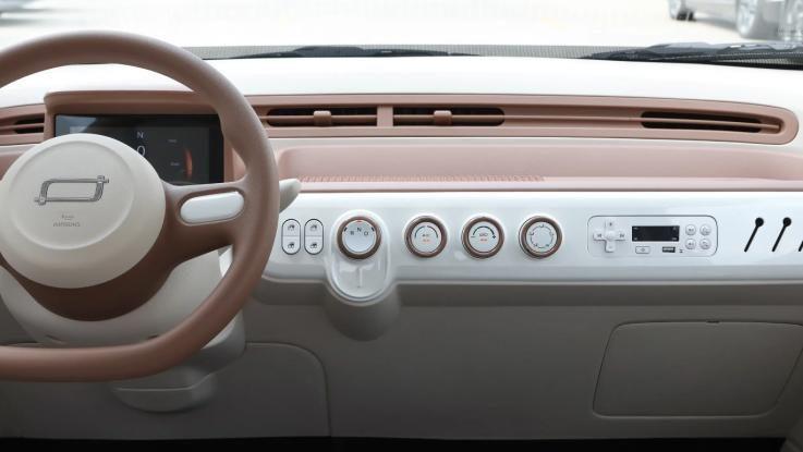 下死手了！微型代步车“黑马”3.49万起售，纯电续航222km