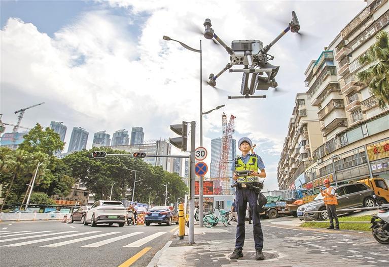 无人机升空“执勤” 精准捕捉违规施工