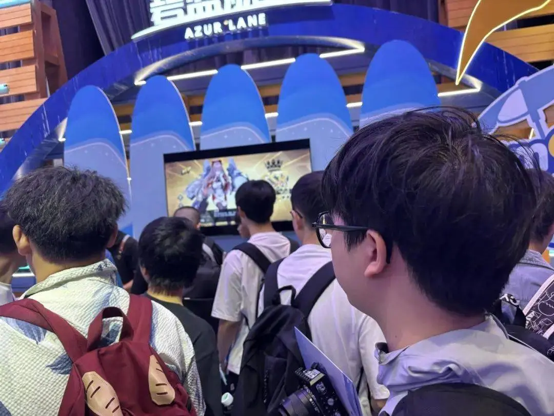 《碧蓝航线》“清凉节”让我直呼手酸，为什么我还能意犹未尽？