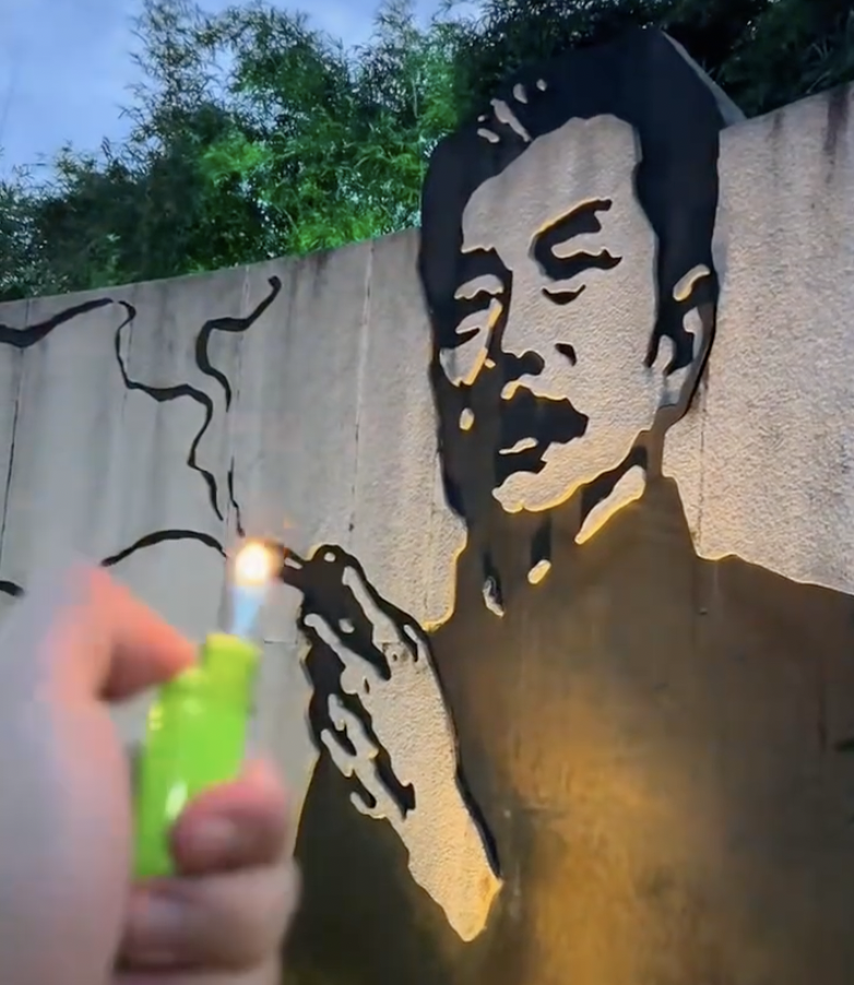 “不会因为一个人投诉就盲目更换!”鲁迅夹烟墙画被投诉,绍兴文旅:各地网友意见一致