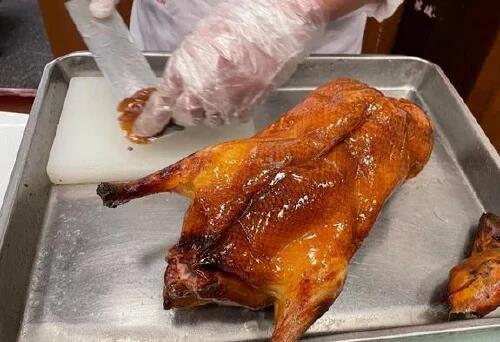 北京烤鸭老店翻身仗：口碑下滑后改头换面，258元一只值吗？