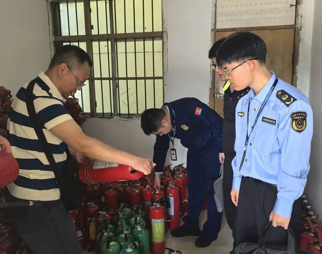 假冒消防赚快钱 刑事拘留！