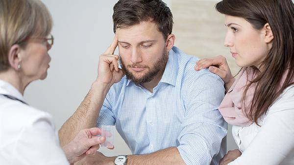 27岁男子查出肾癌，饮食规律不熬夜，医生摇头：被3个坏习惯所害