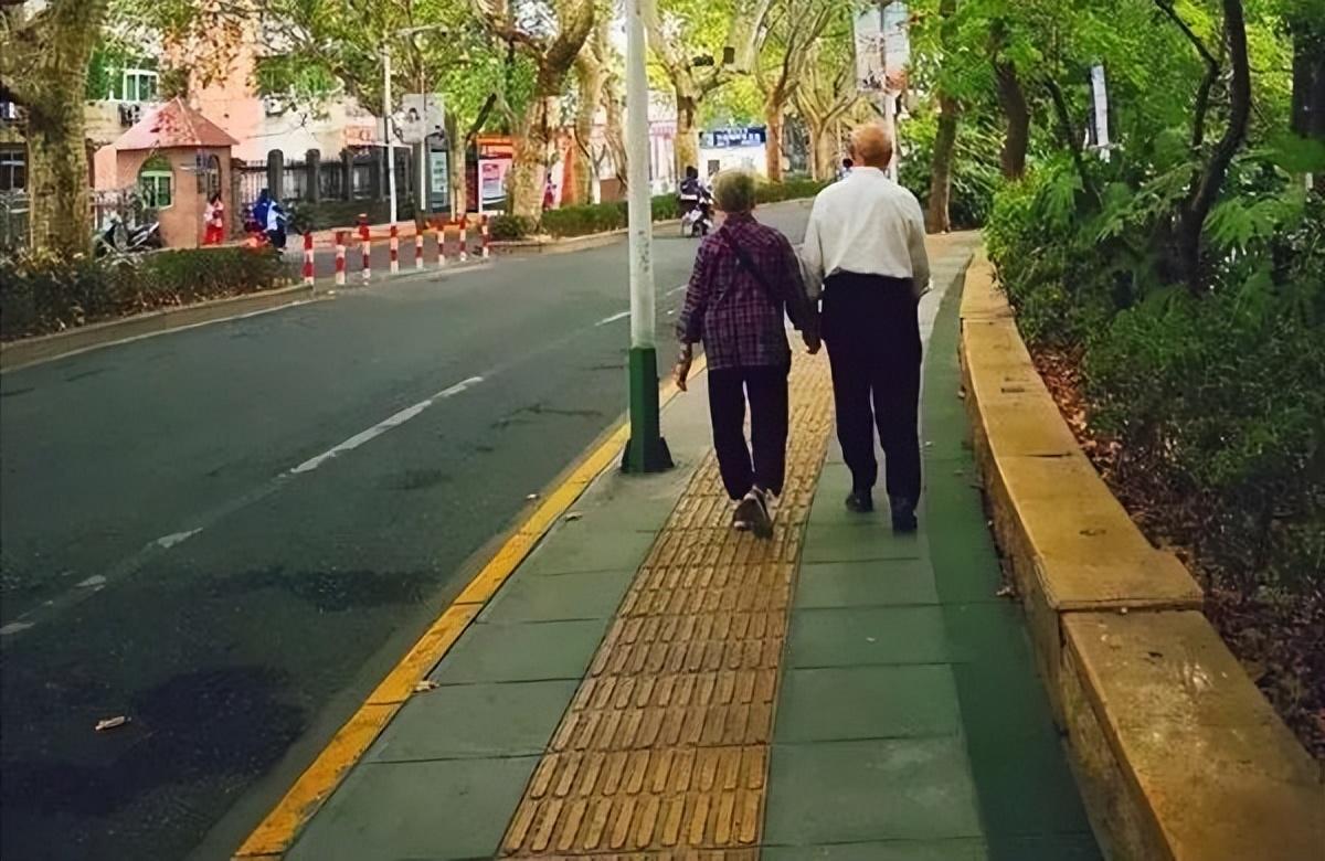 提前退休的真相：理想与现实的博弈